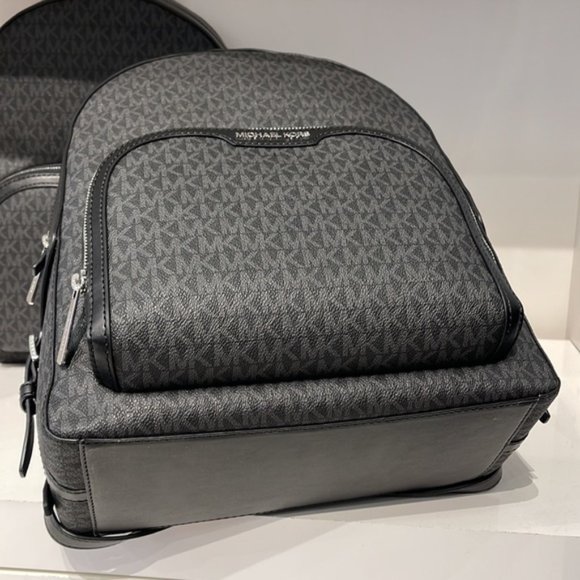 Michael Kors Jaycee Large Zip Pocket Backpack Black - Picture 4 of 16